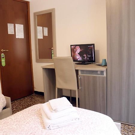 Albergo Locanda Diana Genoa Bagian luar foto